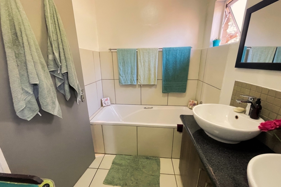 3 Bedroom Property for Sale in Universitas Free State